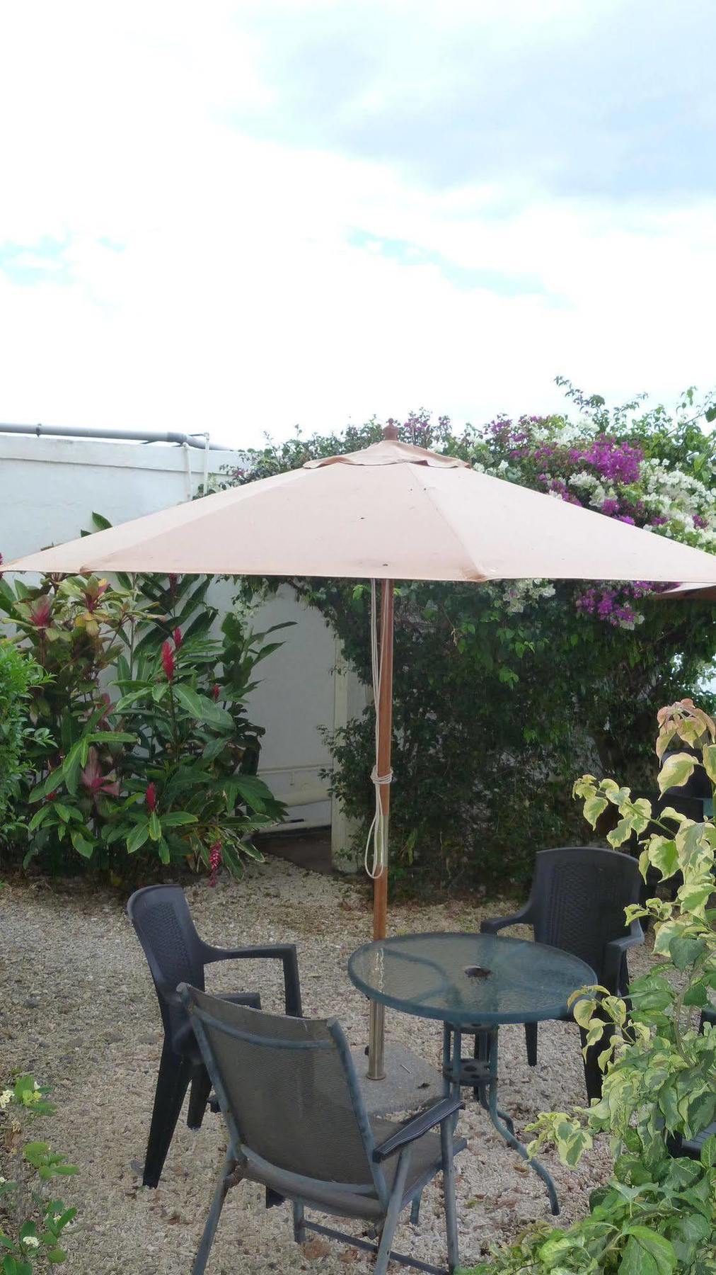 Le Cactus Guest House Baie-du-Tombeau Exterior foto