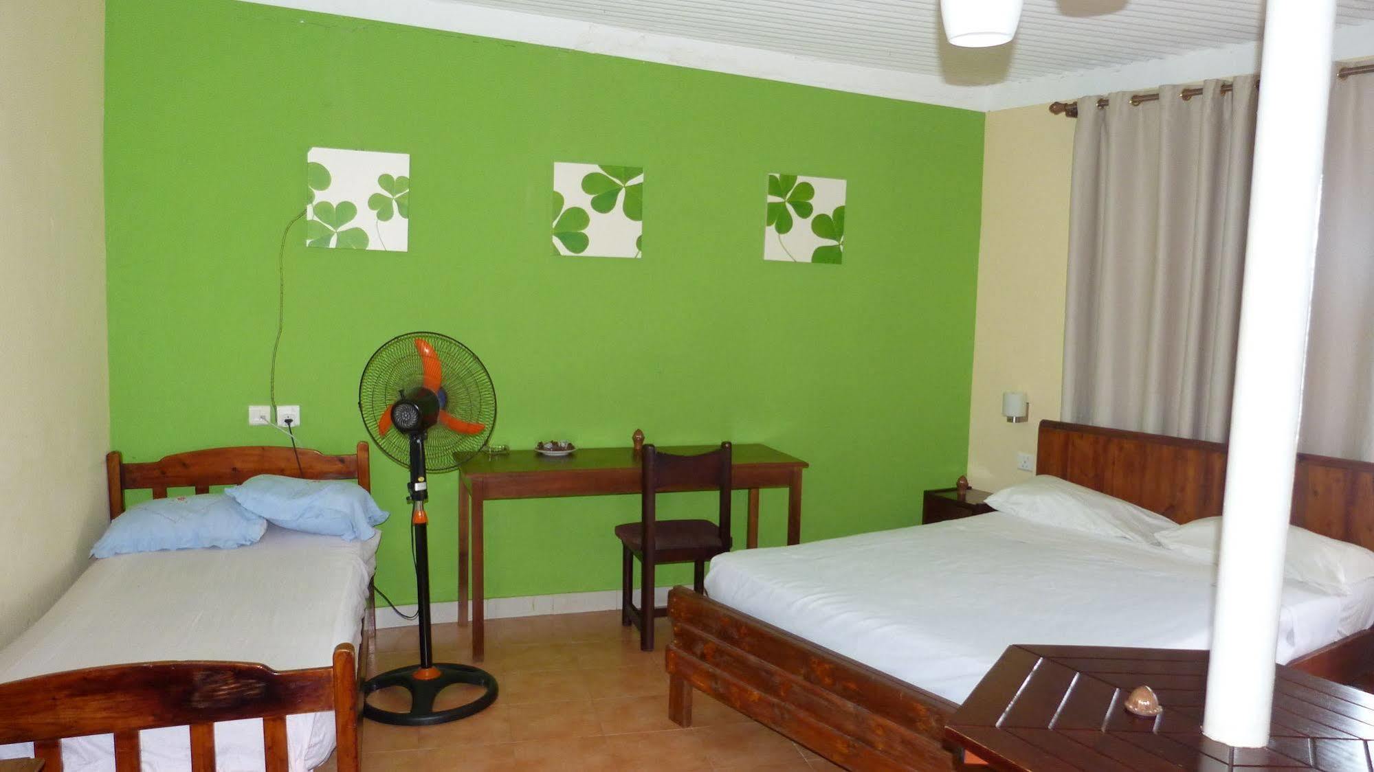 Le Cactus Guest House Baie-du-Tombeau Exterior foto